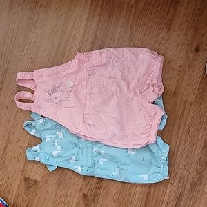 2 baby rompers